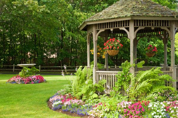 Backyard Landscaping Service in Prescott Valley